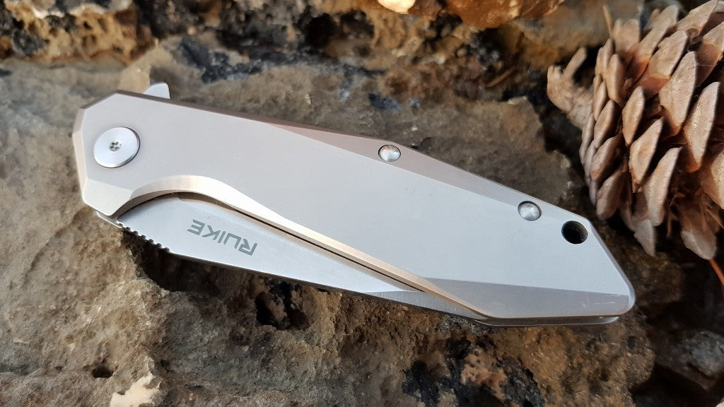 Navaja Ruike P135-SF